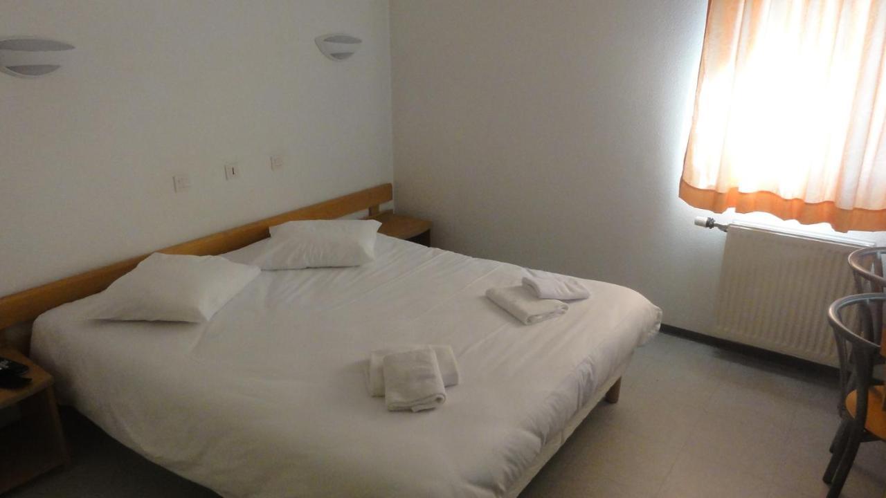 Hotel Vallee Bleue Montalieu-Vercieu Exteriör bild
