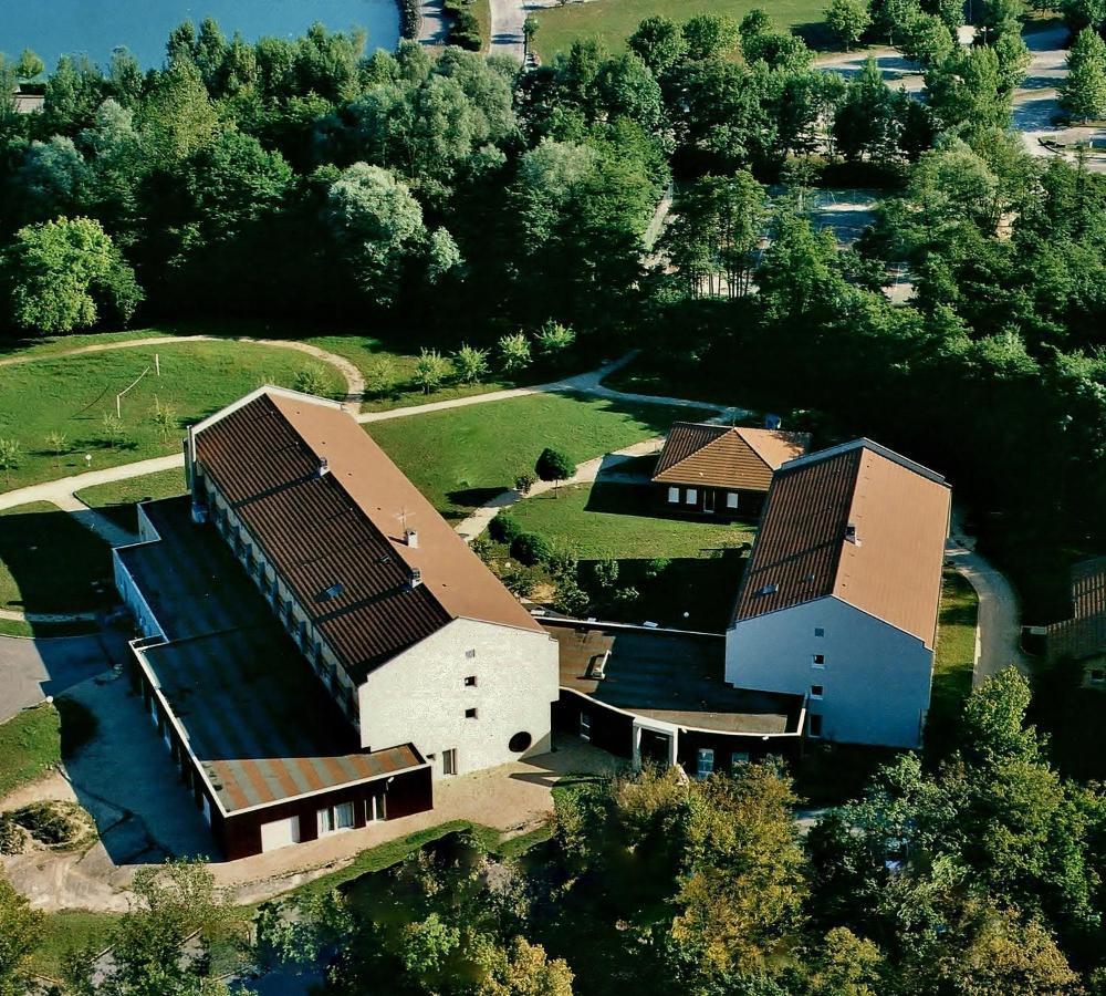 Hotel Vallee Bleue Montalieu-Vercieu Exteriör bild
