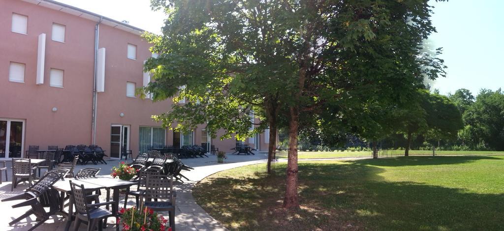Hotel Vallee Bleue Montalieu-Vercieu Exteriör bild